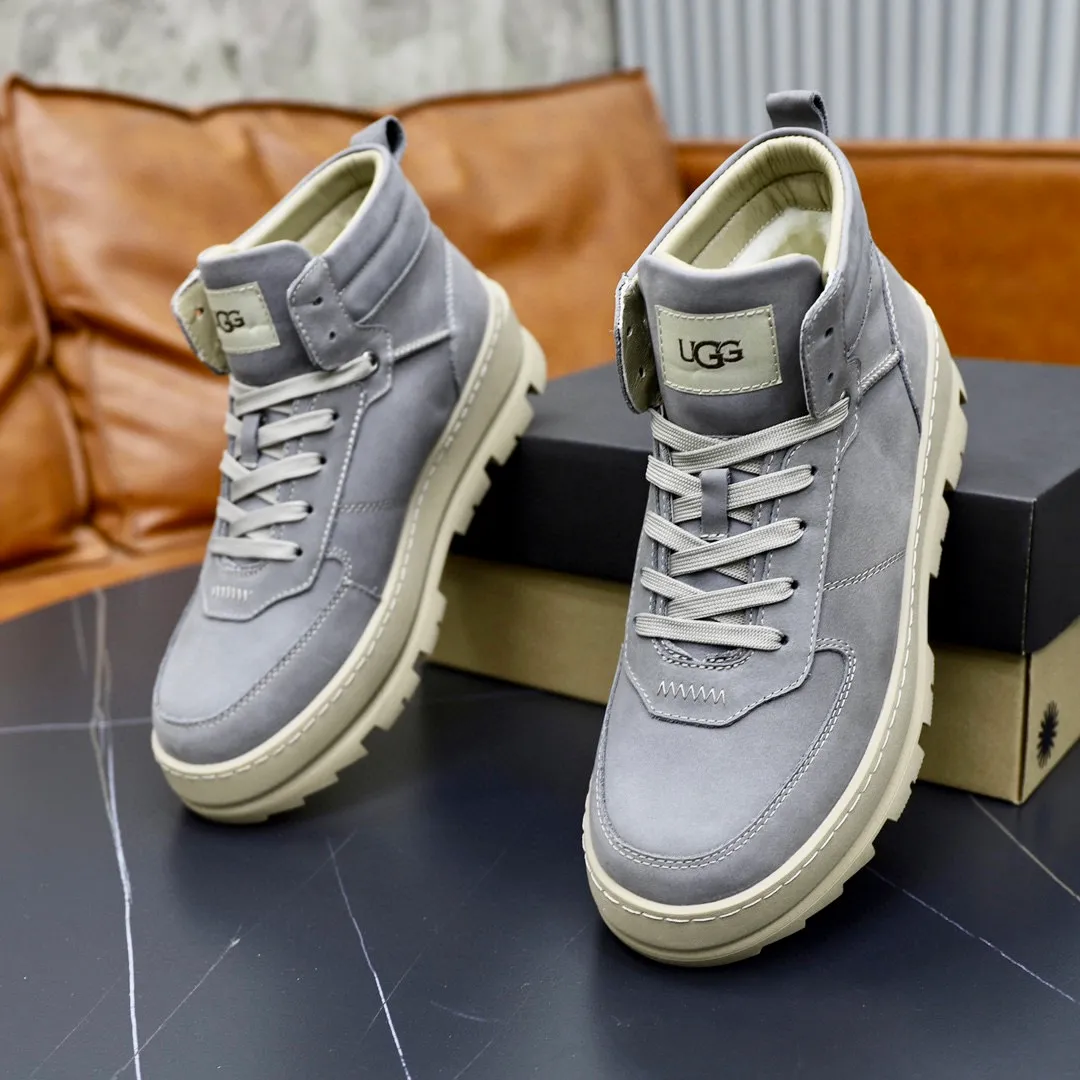 Ex-factory price: 640💰Thick wool imported from Australia Brand: UGG genuine purchasing agent Size: 38-44 Grade: Official website 1:1 Material: First layer of genuine leather waterproof and antifreeze upper Real wool lining Original non-slip soft wear-resistant outsole Style category: Men's casual shoes Trendy style Comfortable on the feet Color: Official website color synchronization